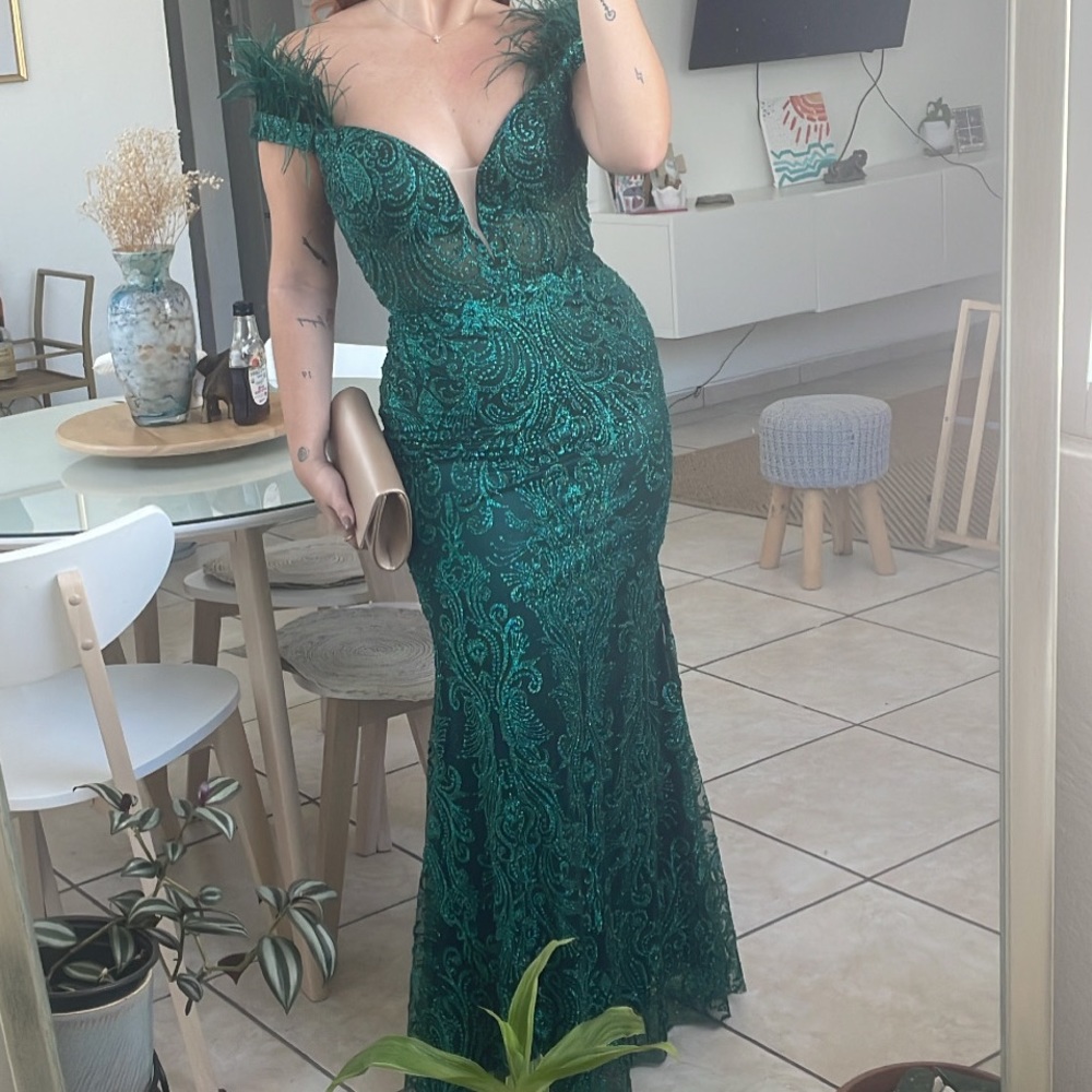 The dress outlet dress